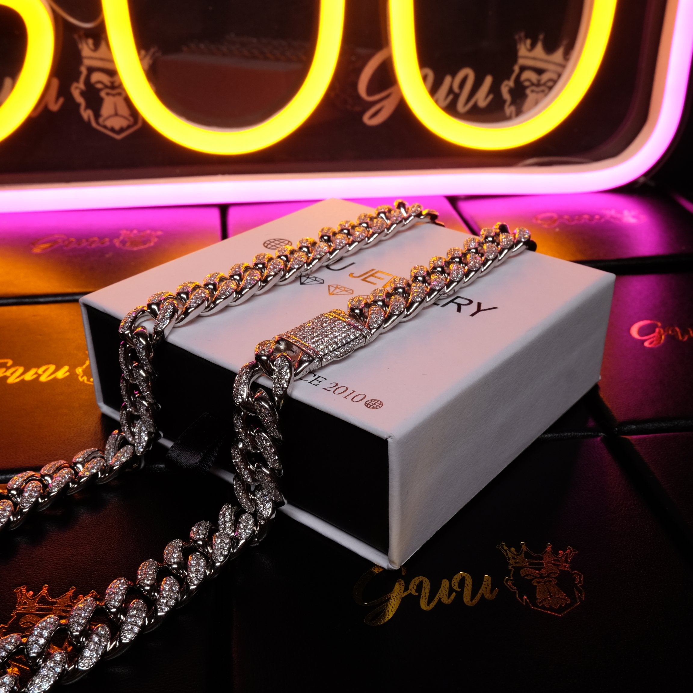 🔥New Flip buckle Iced Out Cuban Link Chain Silver