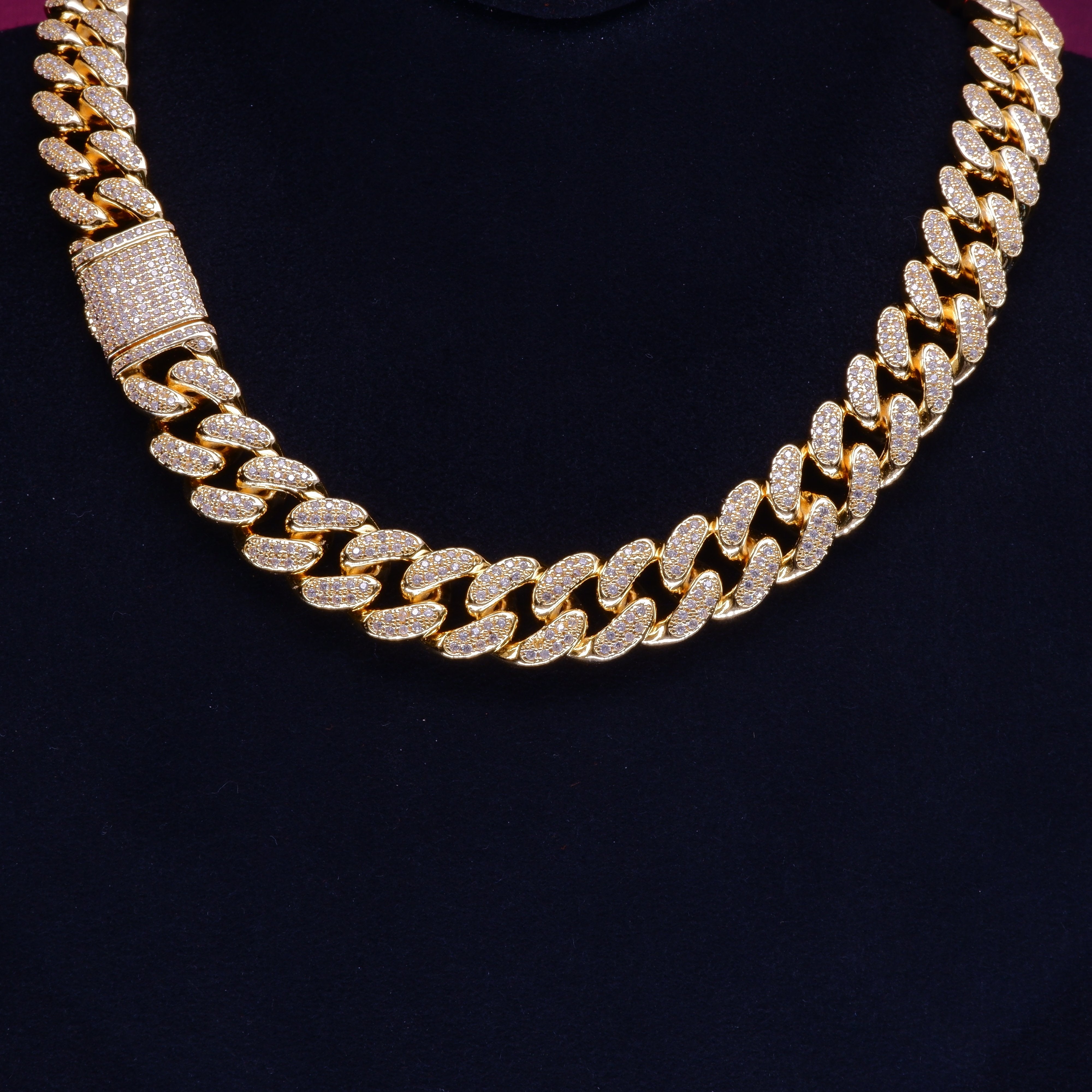 🔥New Flip buckle Iced Out Cuban Link Chain Gold-Plated